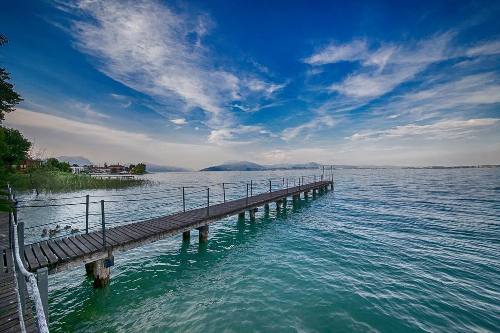 Hotel Aurora Sirmione Exteriör bild