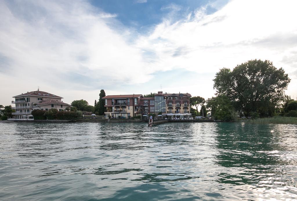 Hotel Aurora Sirmione Exteriör bild