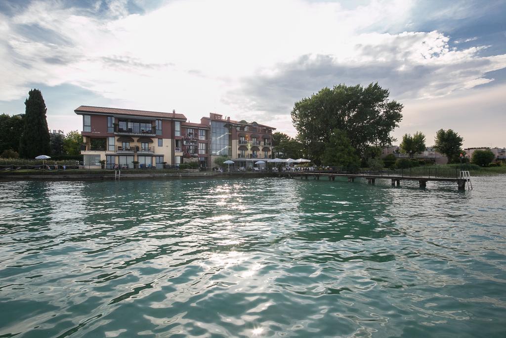 Hotel Aurora Sirmione Exteriör bild